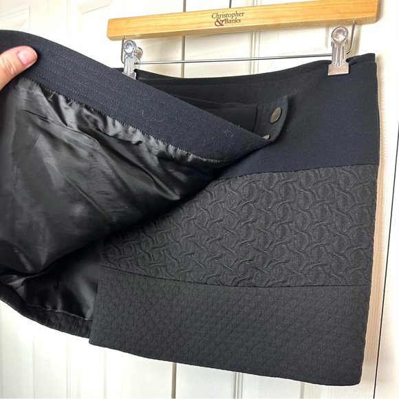 CAbi #926 Swathe Mini Wrap Skirt Black Quilted Textured Asymmetrical Knit Pocket - Picture 5 of 11